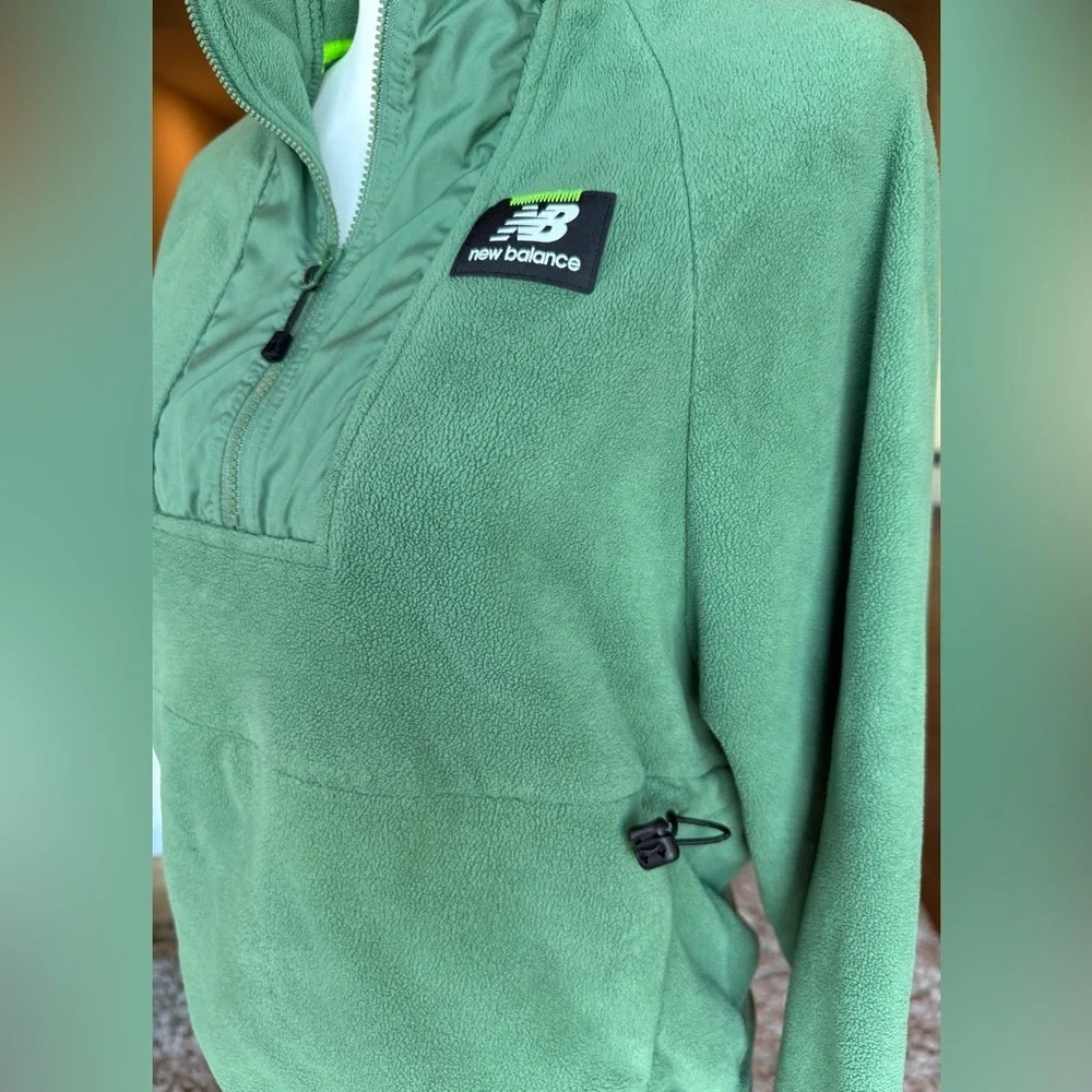 New Balance XS Green Women’s Half Zip Fleece Pullover - Picture 3 of 10